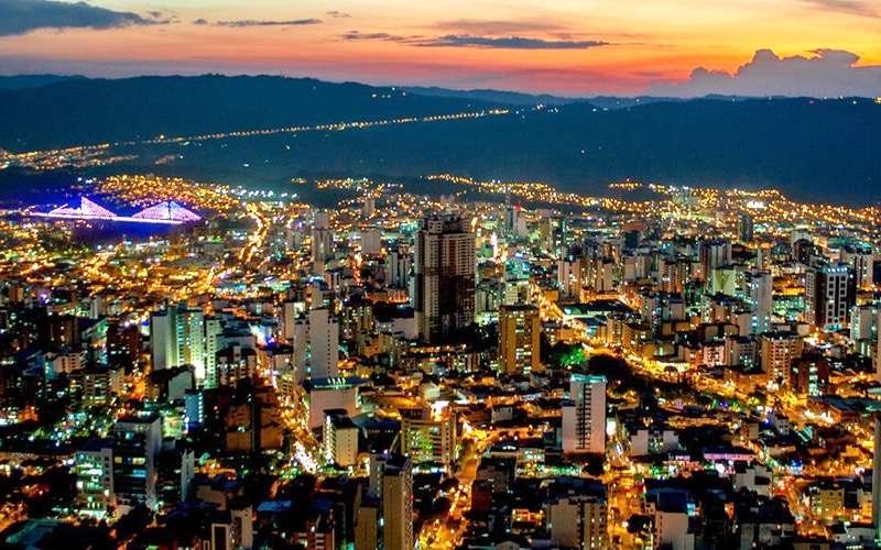  BUCARAMANGA Y SU ÁREA METROPOLITANA (AM) CONTINUA ENTRE LAS CINCO CIUDADES MÁS COMPETITIVAS DEL PAÍS. 